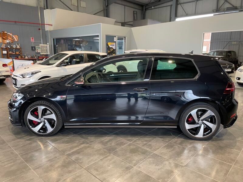 VOLKSWAGEN GOLF GTI PERFORMANCE