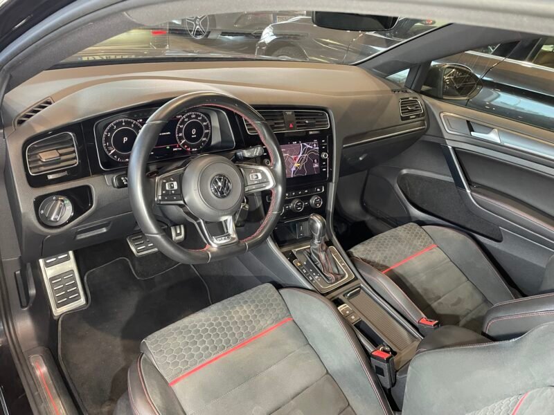 VOLKSWAGEN GOLF GTI PERFORMANCE