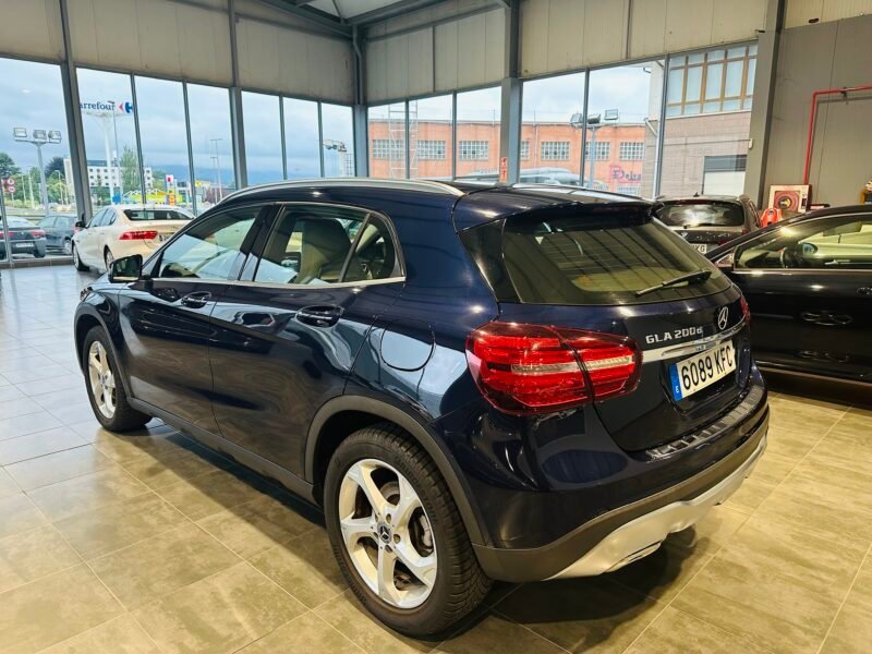 MERCEDES-BENZ GLA 200 CDI