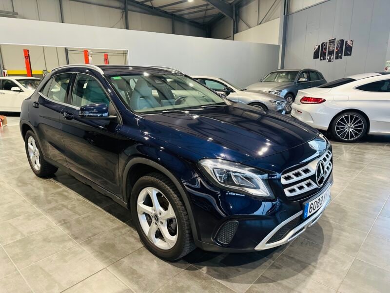 MERCEDES-BENZ GLA 200 CDI
