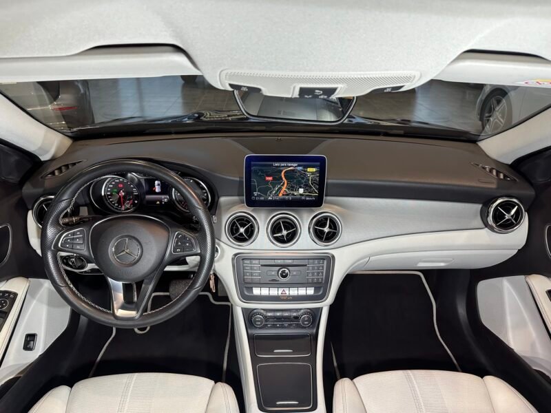 MERCEDES-BENZ GLA 200 CDI