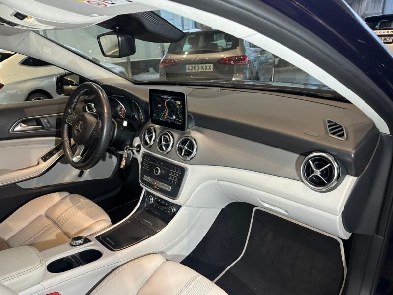 MERCEDES-BENZ GLA 200 CDI