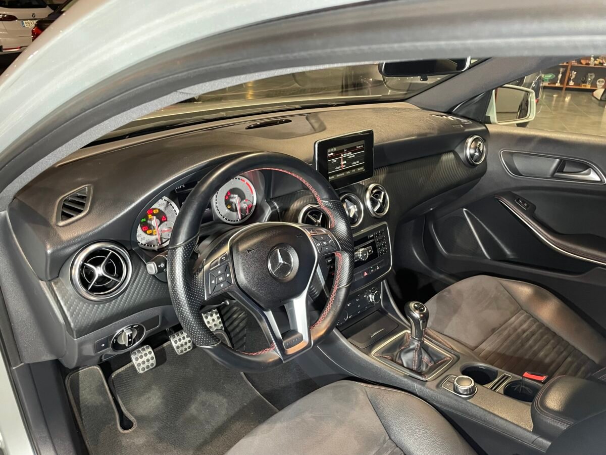 MERCEDES-BENZ CLASE A 180 CDI AMG LINE 
