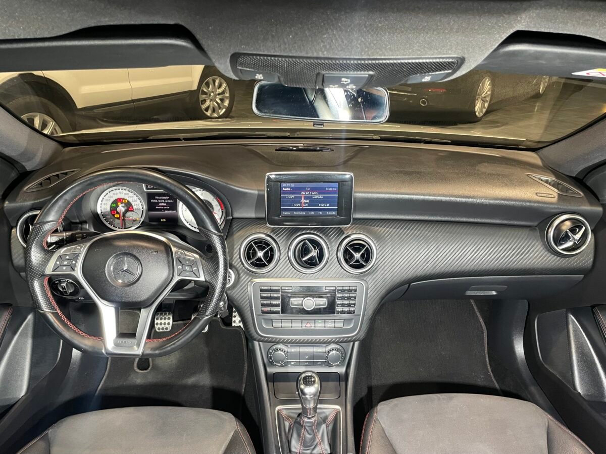 MERCEDES-BENZ CLASE A 180 CDI AMG LINE 
