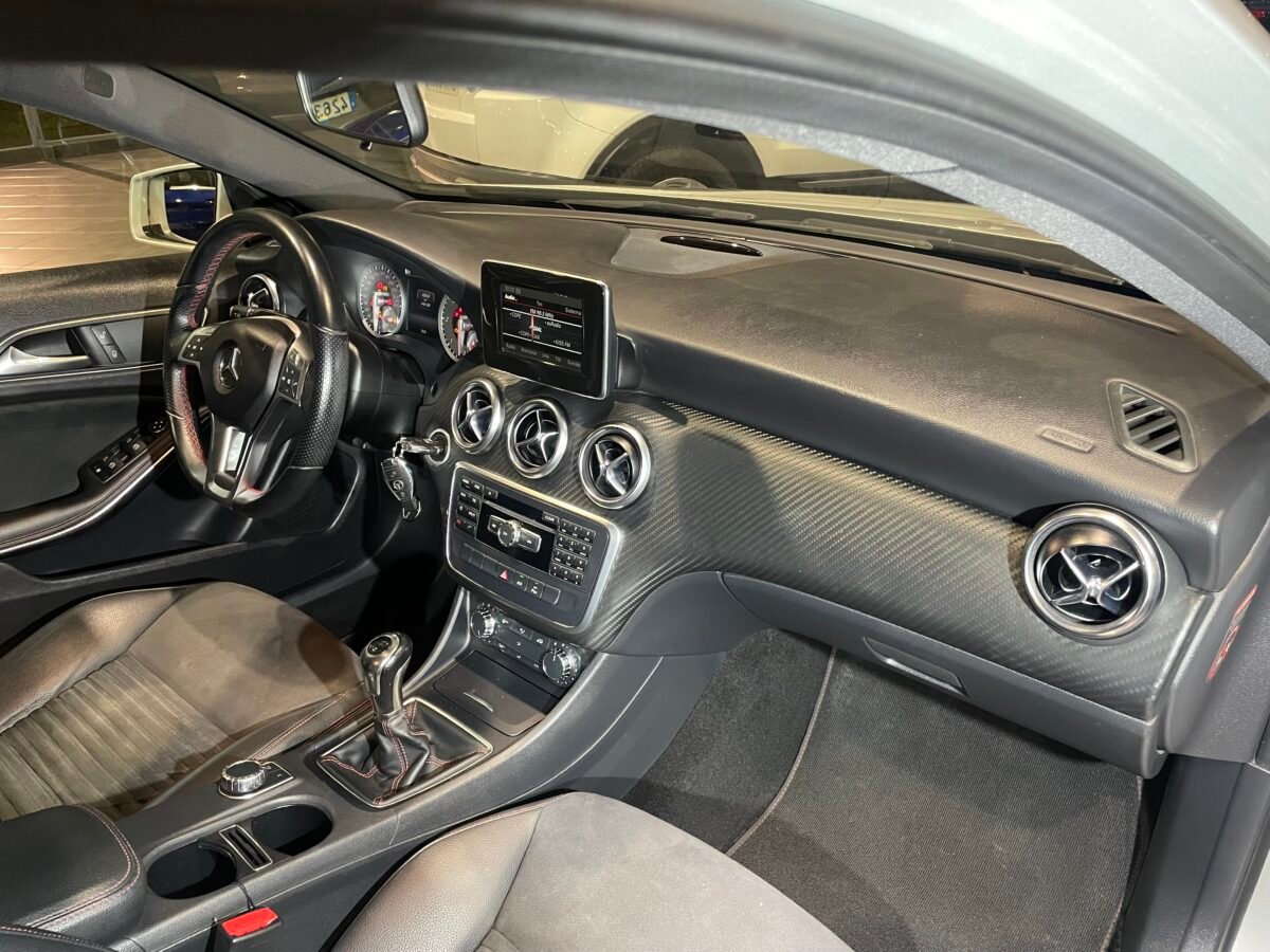 MERCEDES-BENZ CLASE A 180 CDI AMG LINE 