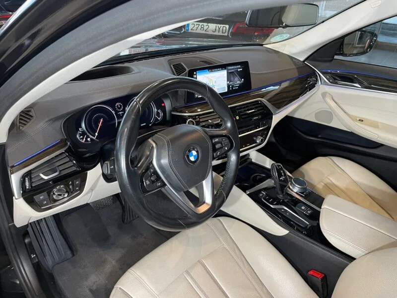 BMW Serie 5 520 luxury Line