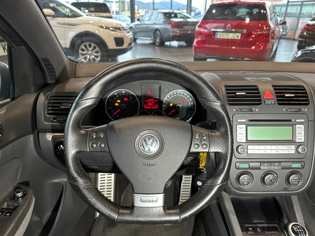 VOLKSWAGEN GOLF 2.0 GTI