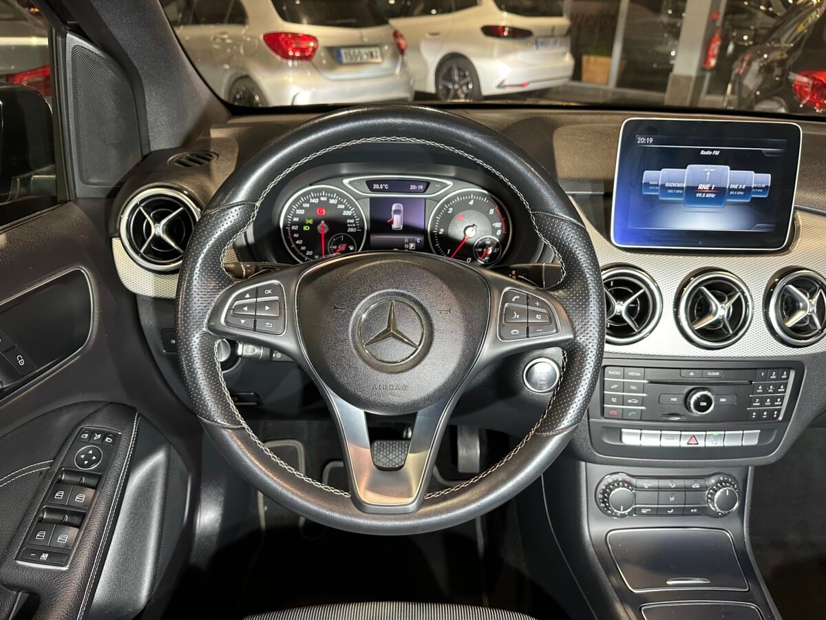 MERCEDES-BENZ Clase B 200 cdi
