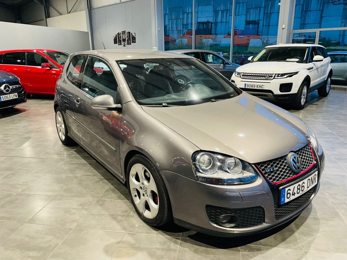 VOLKSWAGEN GOLF 2.0 GTI