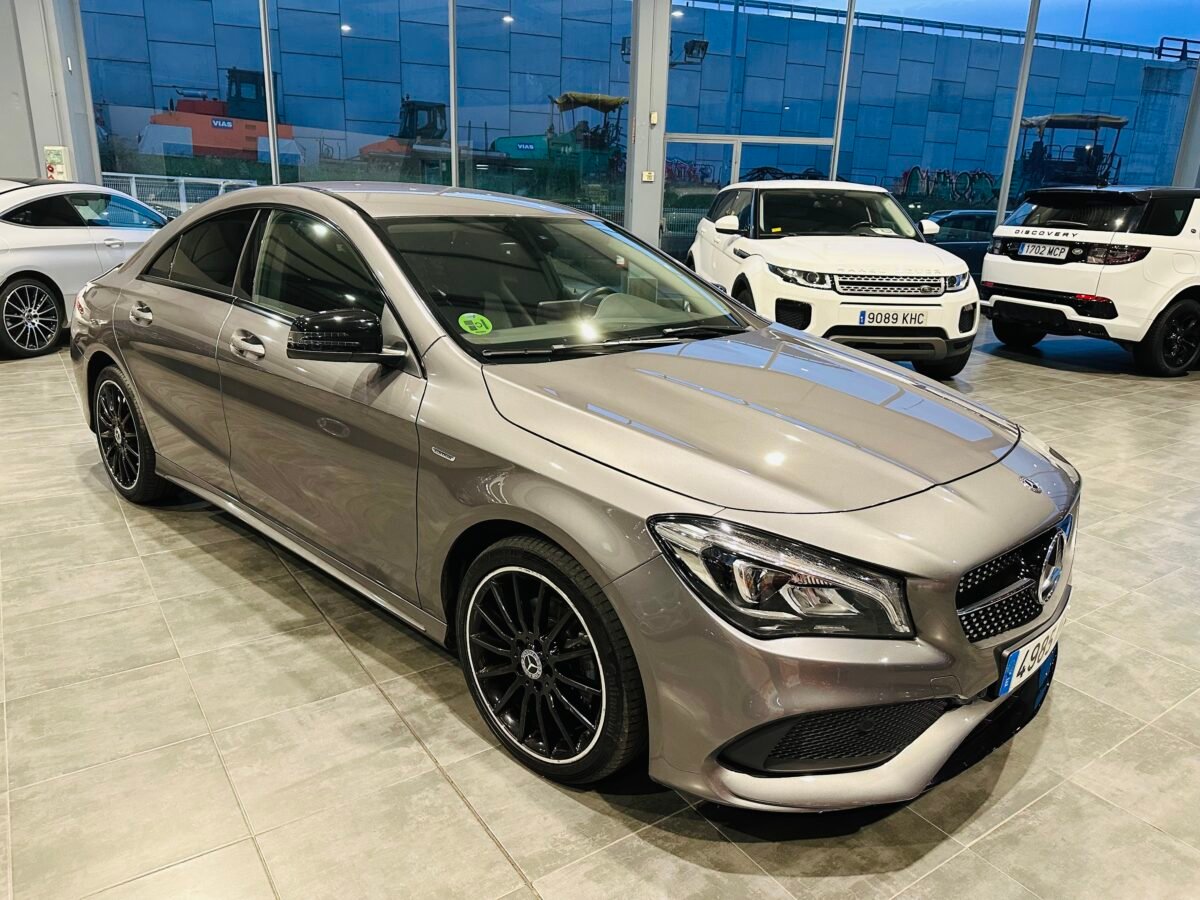 MERCEDES-BENZ CLASE CLA 200 cdi AMG LINE