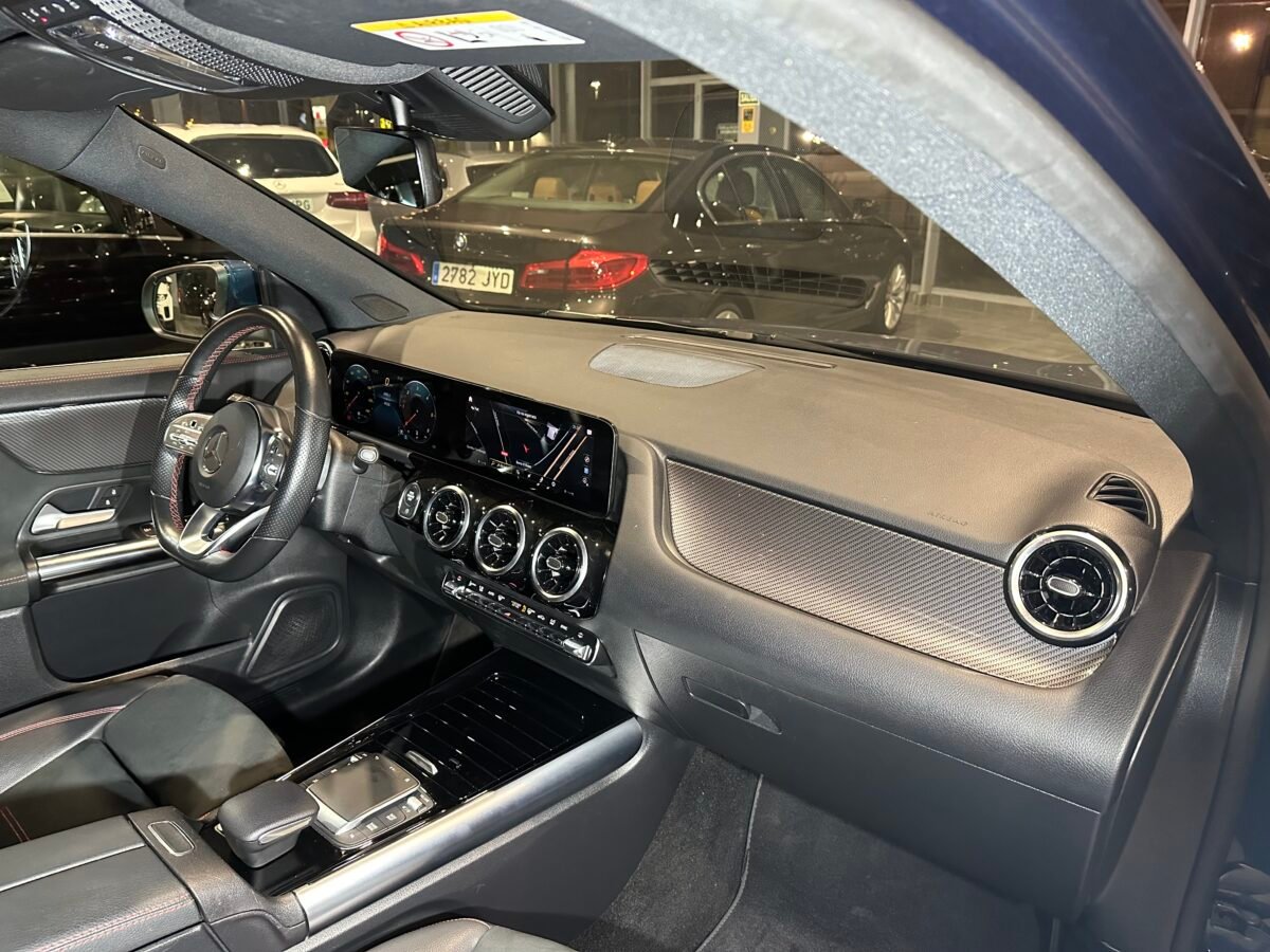 MERCEDES-BENZ GLA 200 cdi AMG LINE