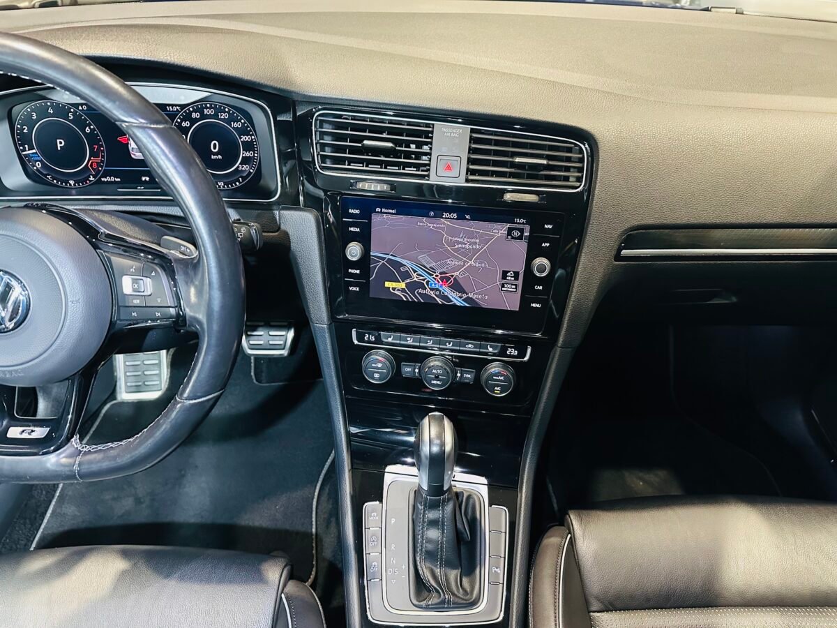 VOLKSWAGEN GOLF 2.0 TSI R 4 MOTION