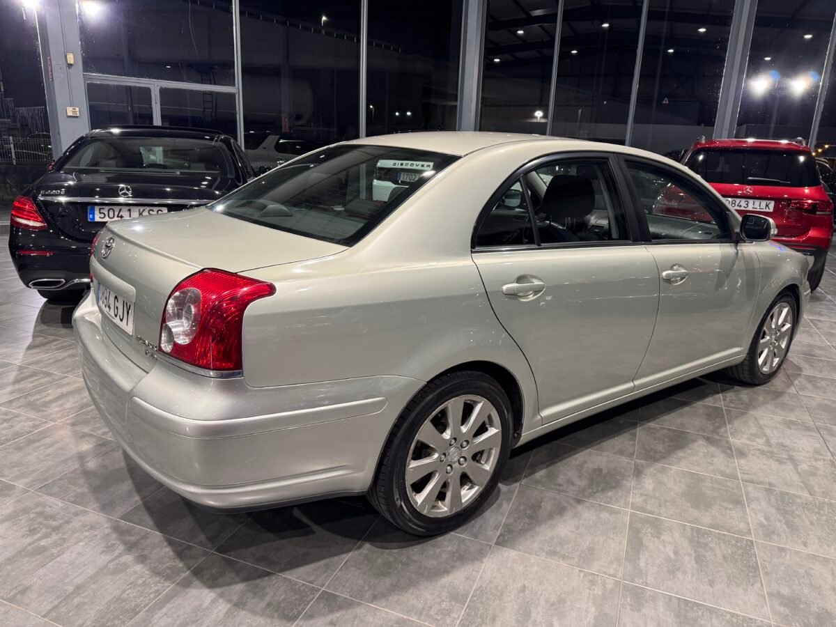 TOYOTA Avensis 2.2 D4D