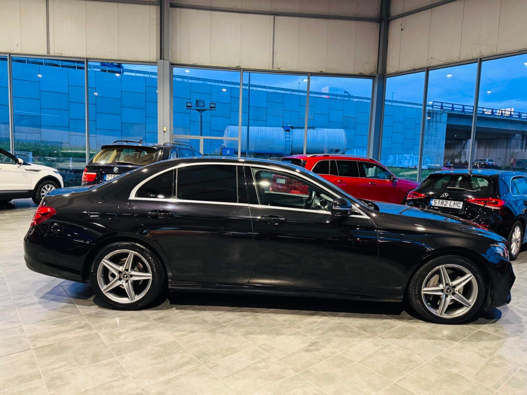 MERCEDES-BENZ CLASE E 220 CDI AMG LINE