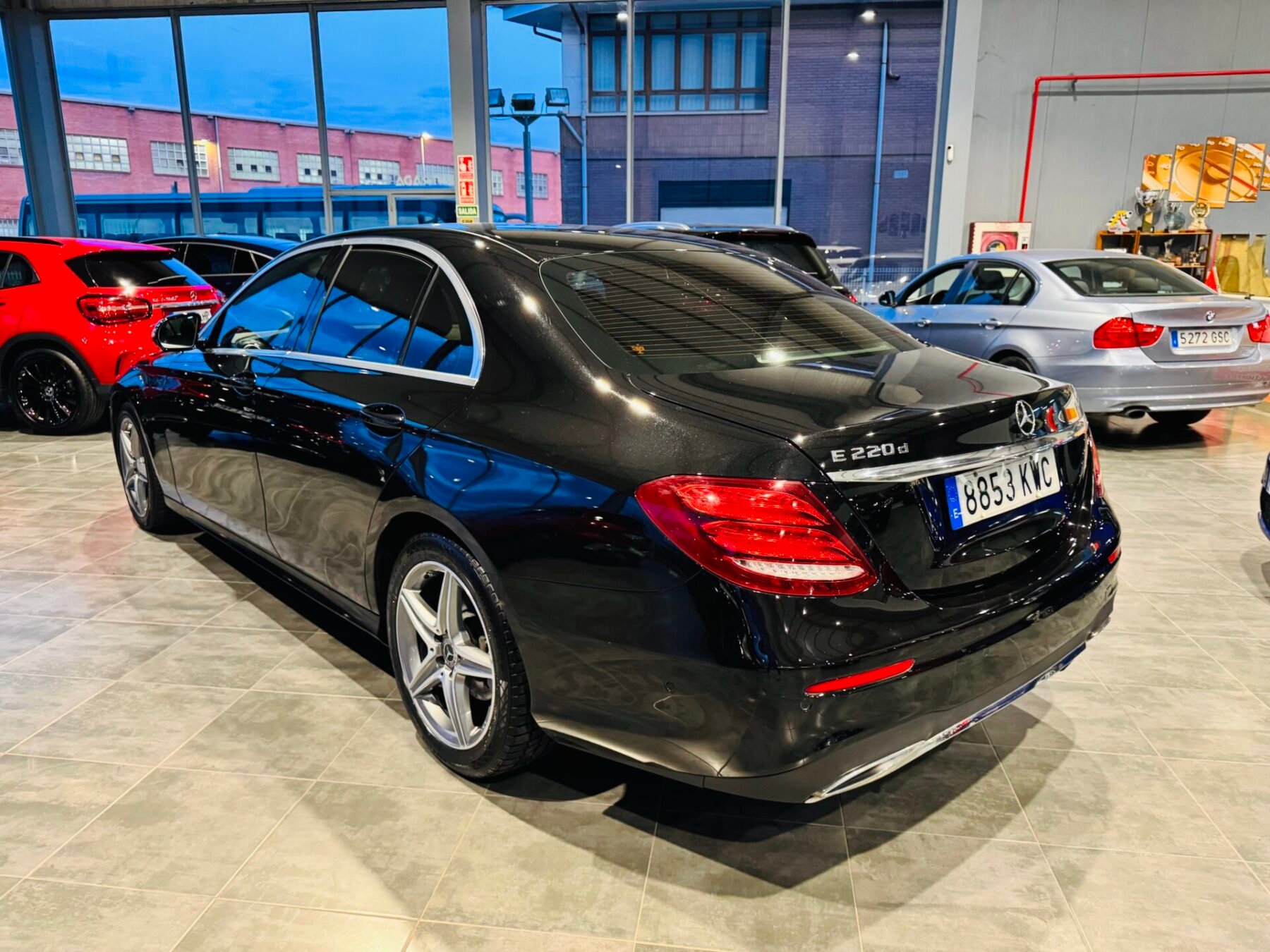 MERCEDES-BENZ CLASE E 220 CDI AMG LINE