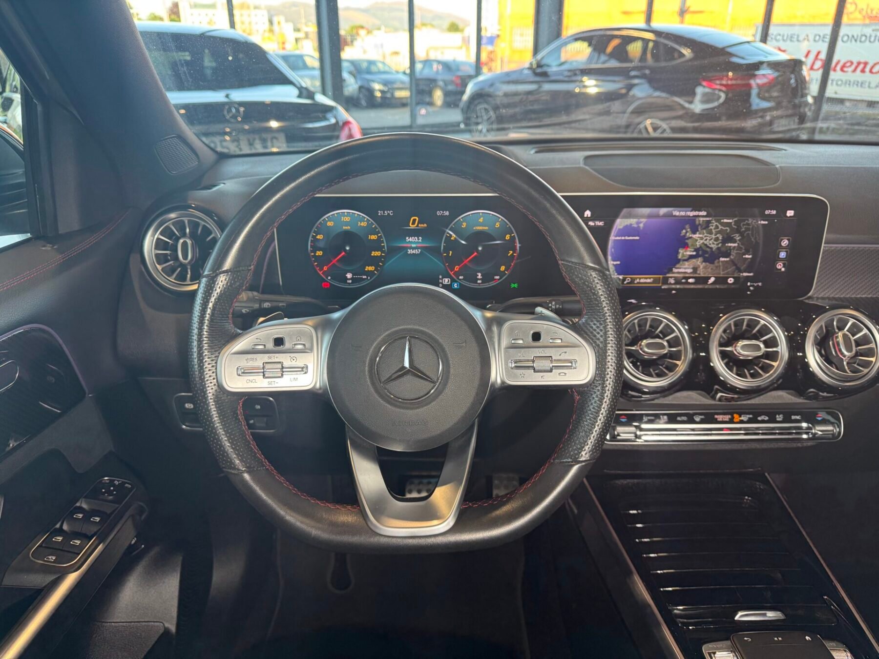 MERCEDES-BENZ GLB 200 Amg Line