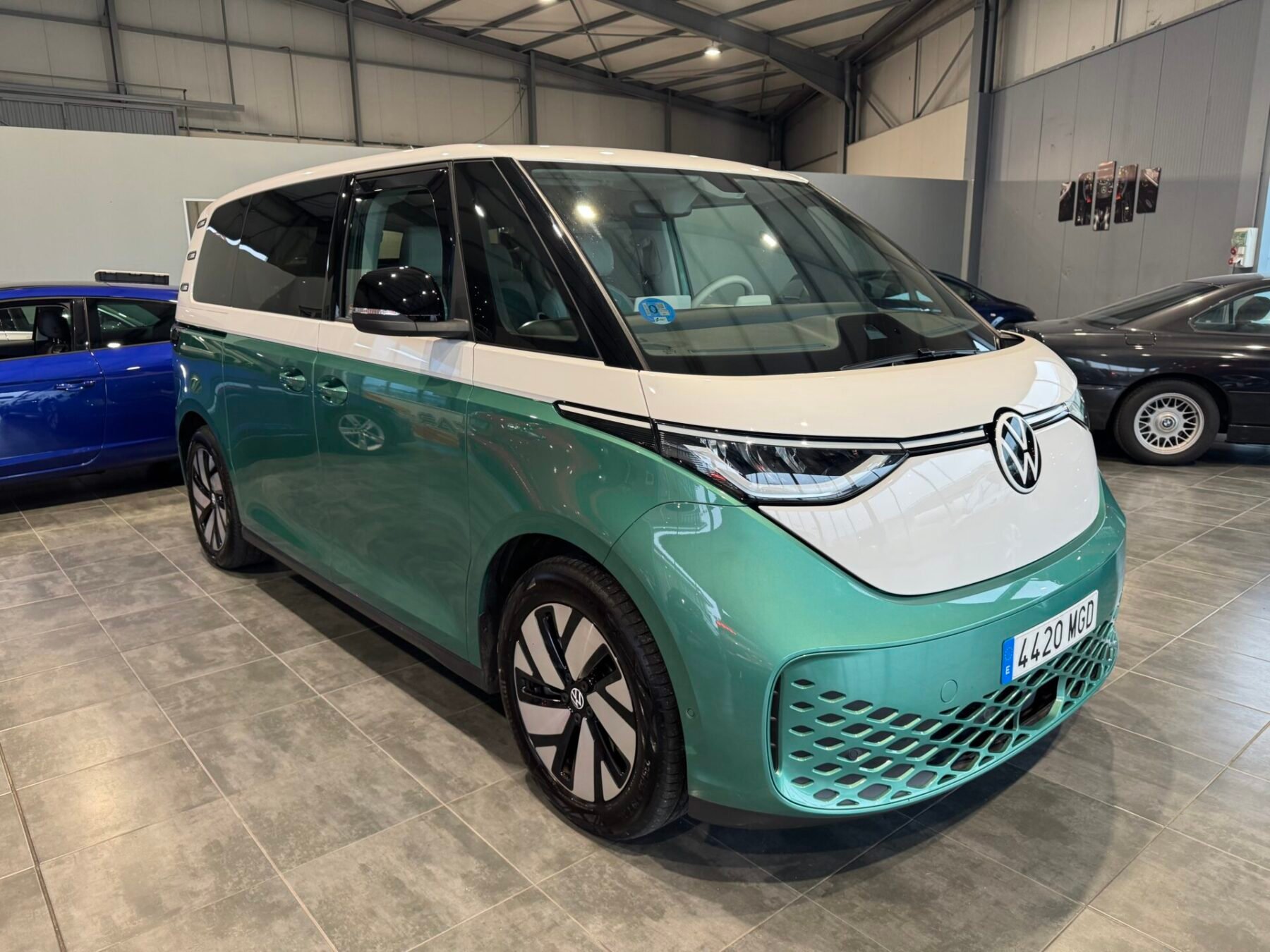 VOLKSWAGEN ID BUZZ