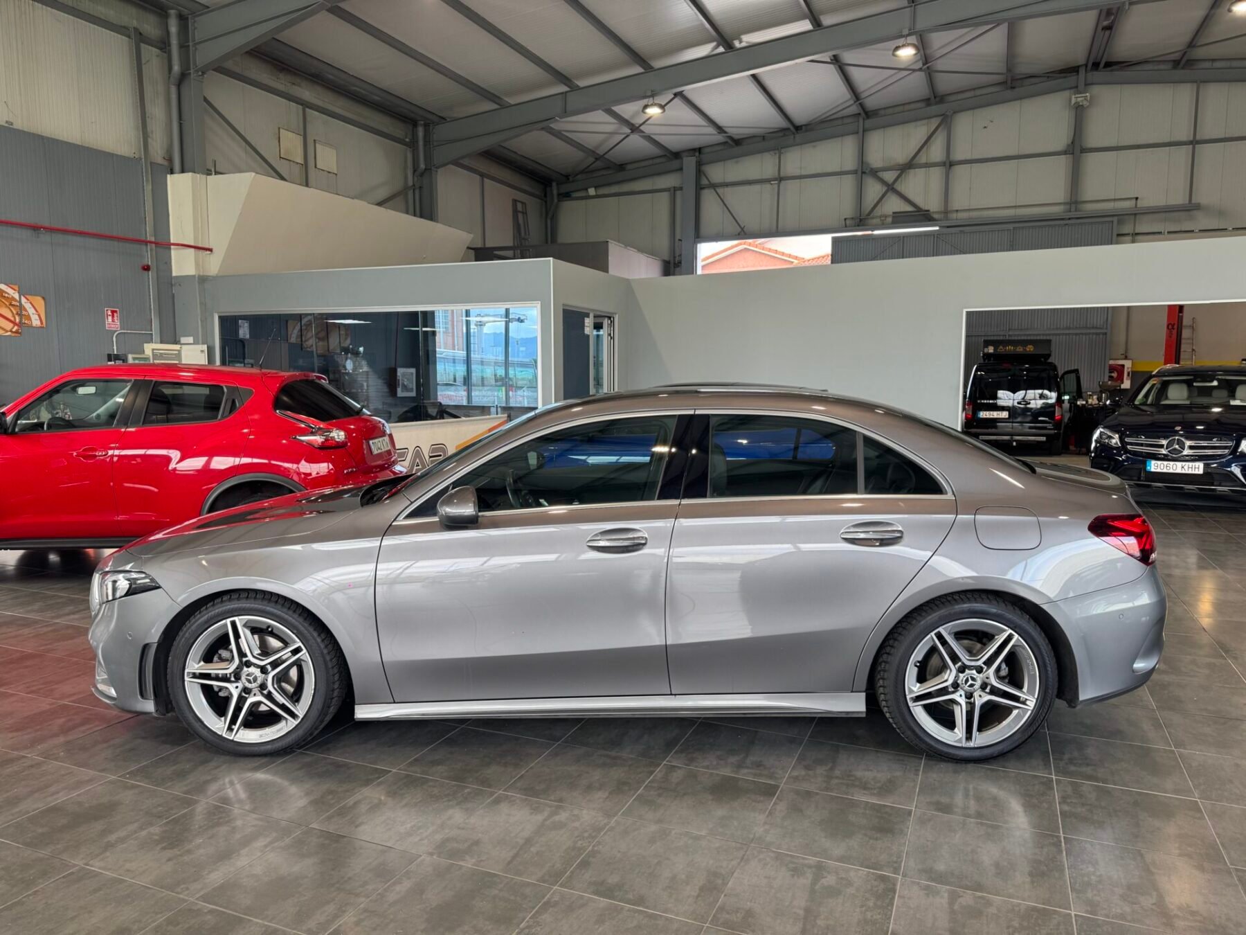 MERCEDES-BENZ CLASE A SEDAN 200 AMG LINE 