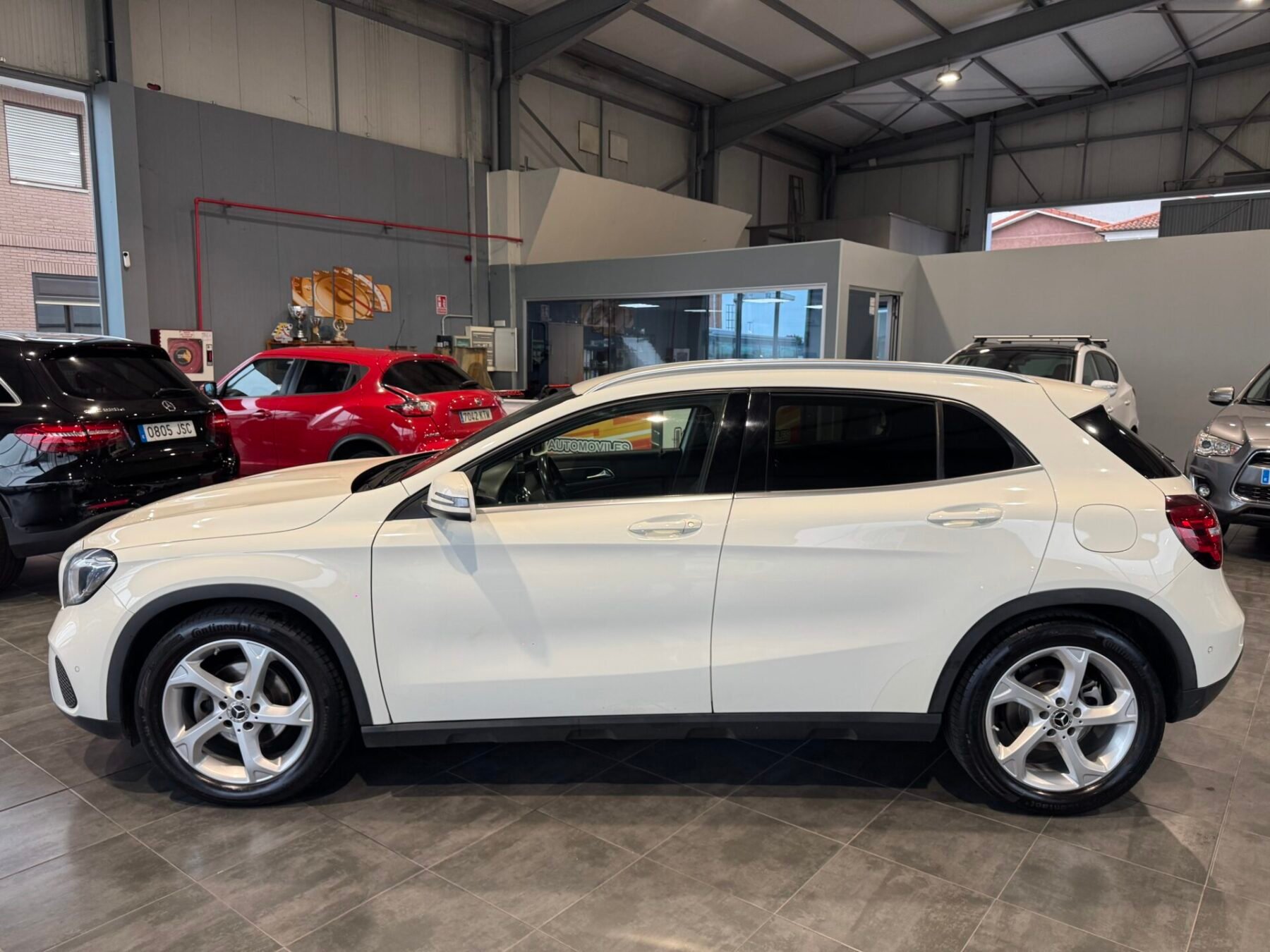 MERCEDES-BENZ GLA 180