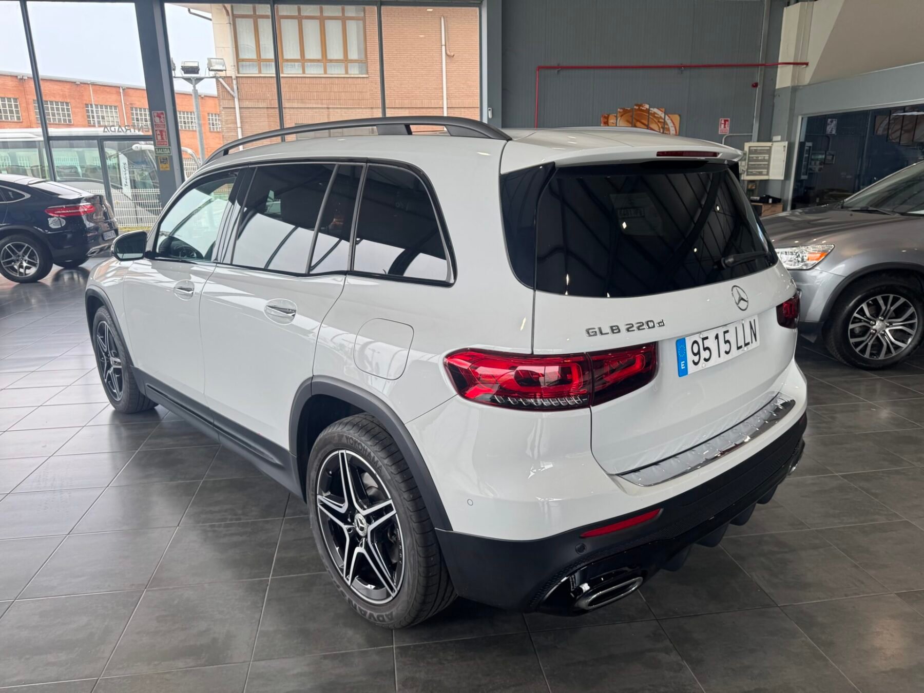 MERCEDES-BENZ GLB 220 CDI AMG LINE 4 matic