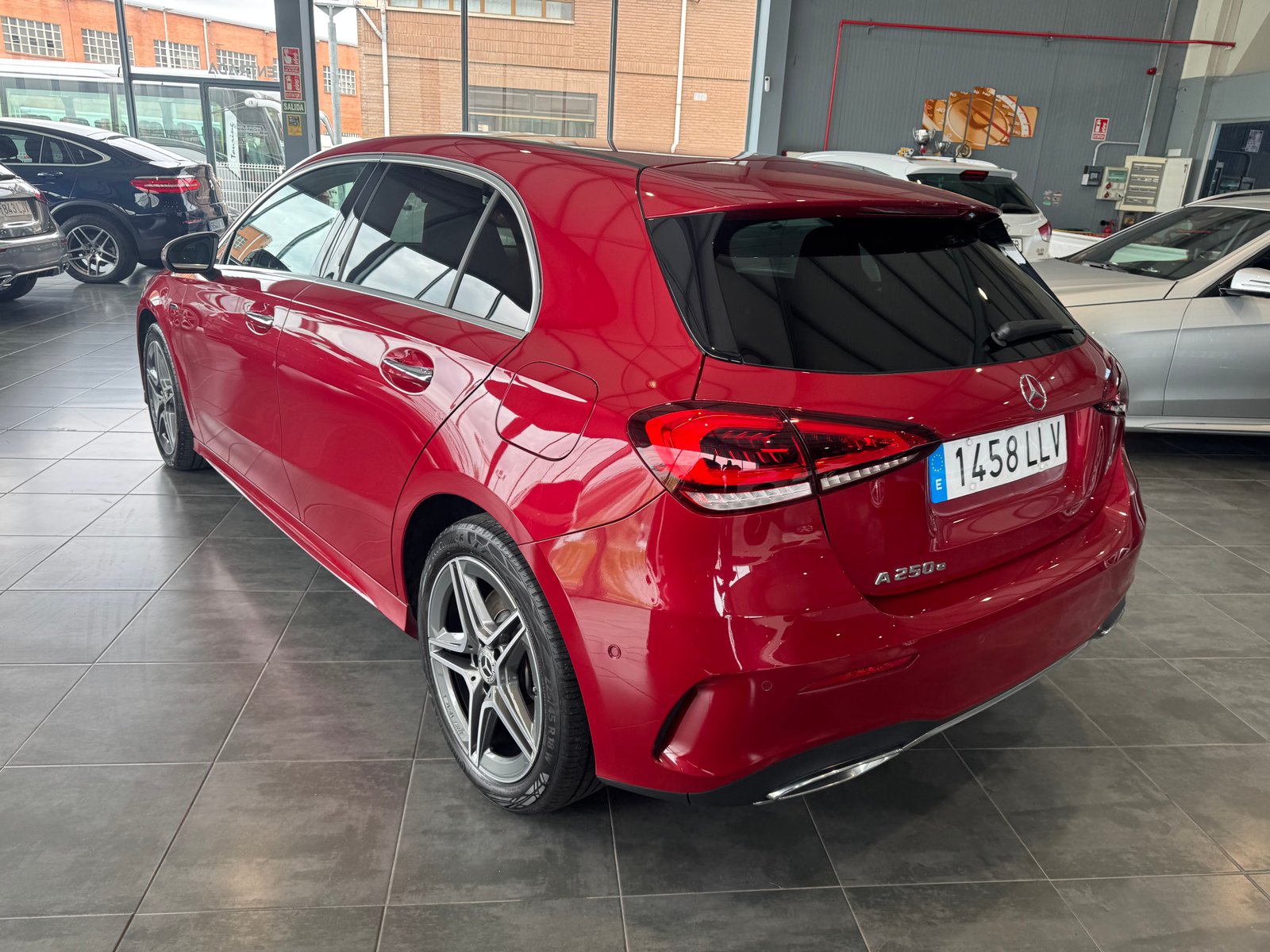 MERCEDES-BENZ CLASE A 250e AMG LINE
