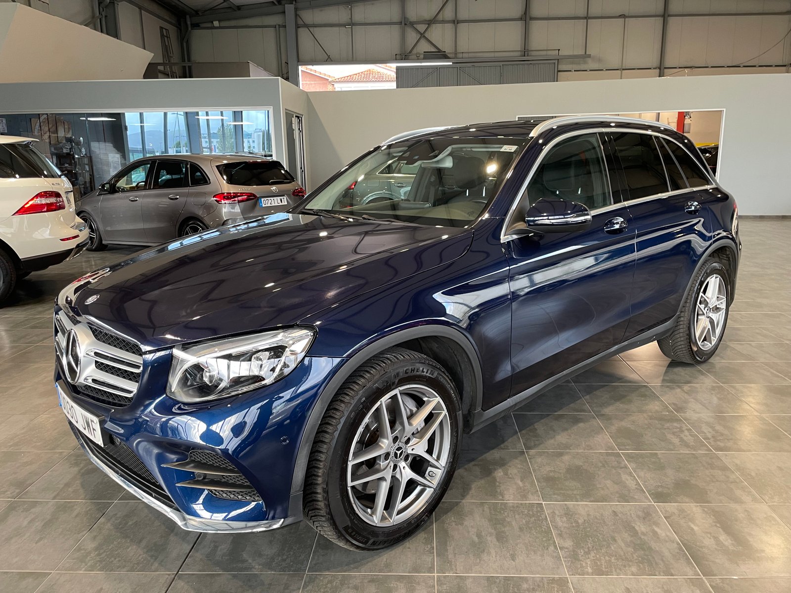 MERCEDES-BENZ GLC 250 AMG LINE