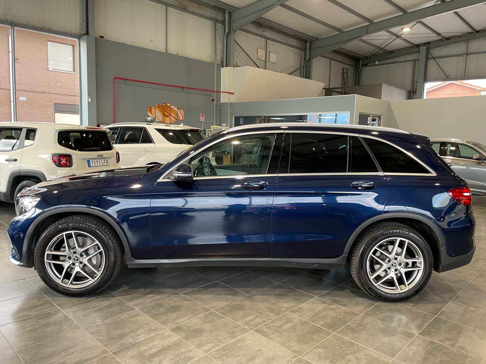 MERCEDES-BENZ GLC 250 AMG LINE