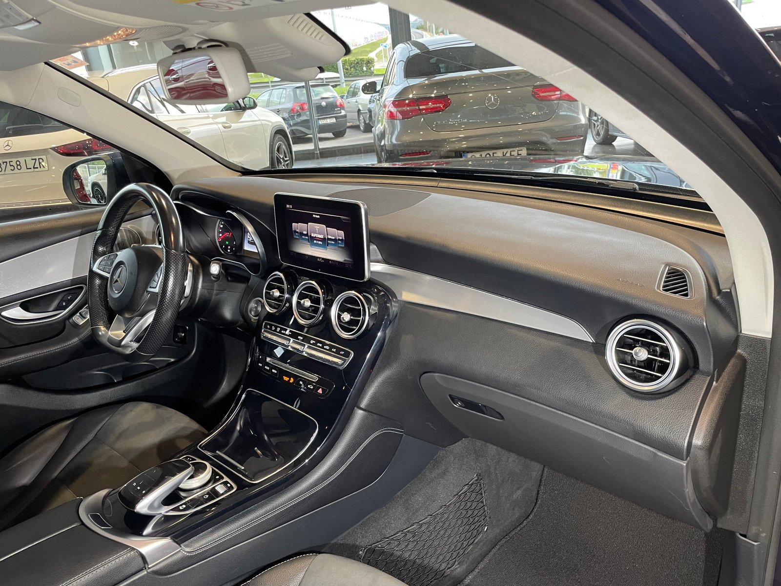 MERCEDES-BENZ GLC 250 AMG LINE