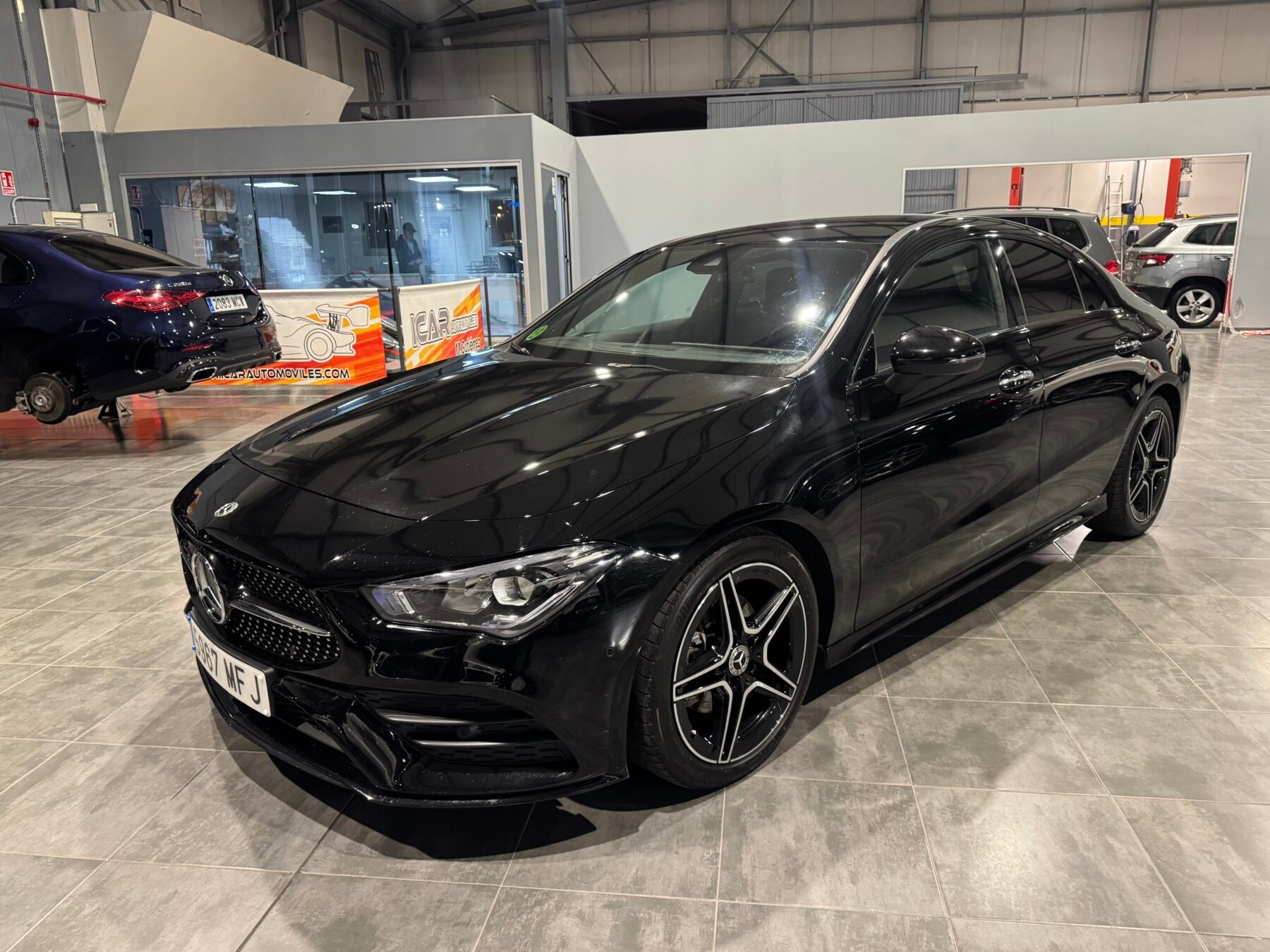 MERCEDES-BENZ CLA 180 Amg Line
