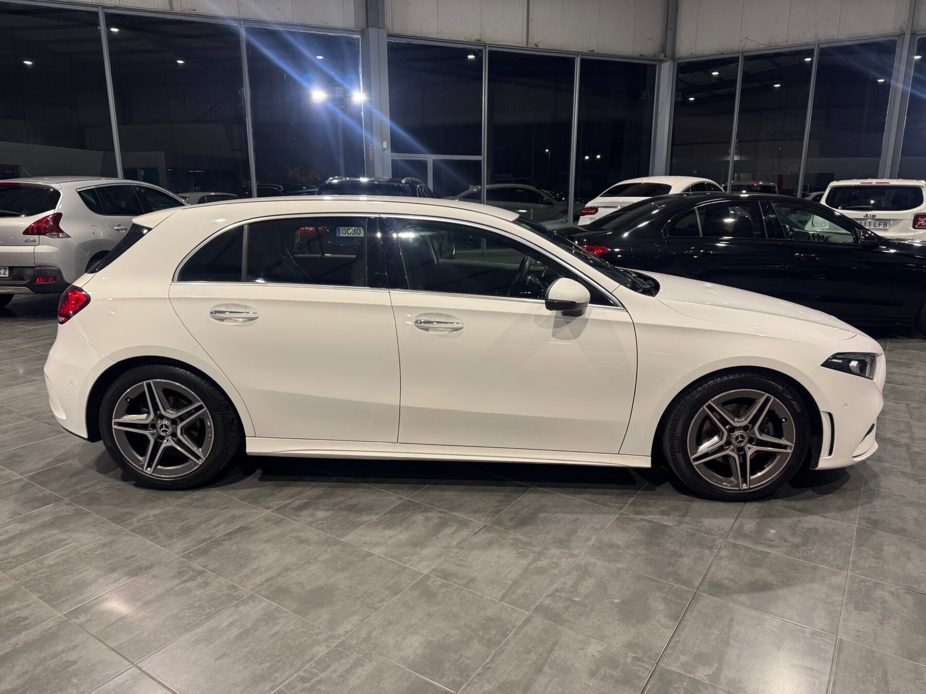 MERCEDES-BENZ CLASE A 180 AMG LINE 