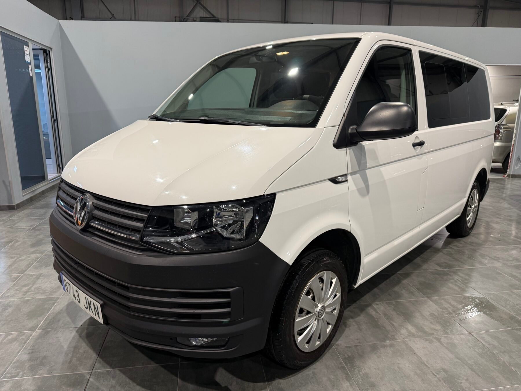VOLKSWAGEN Transporter