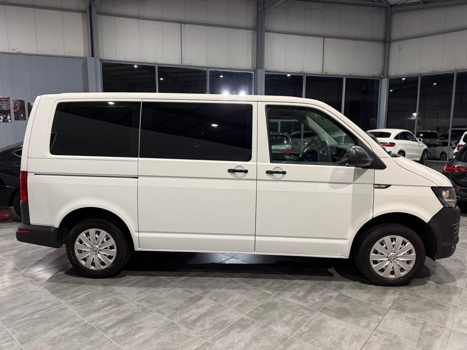 VOLKSWAGEN Transporter
