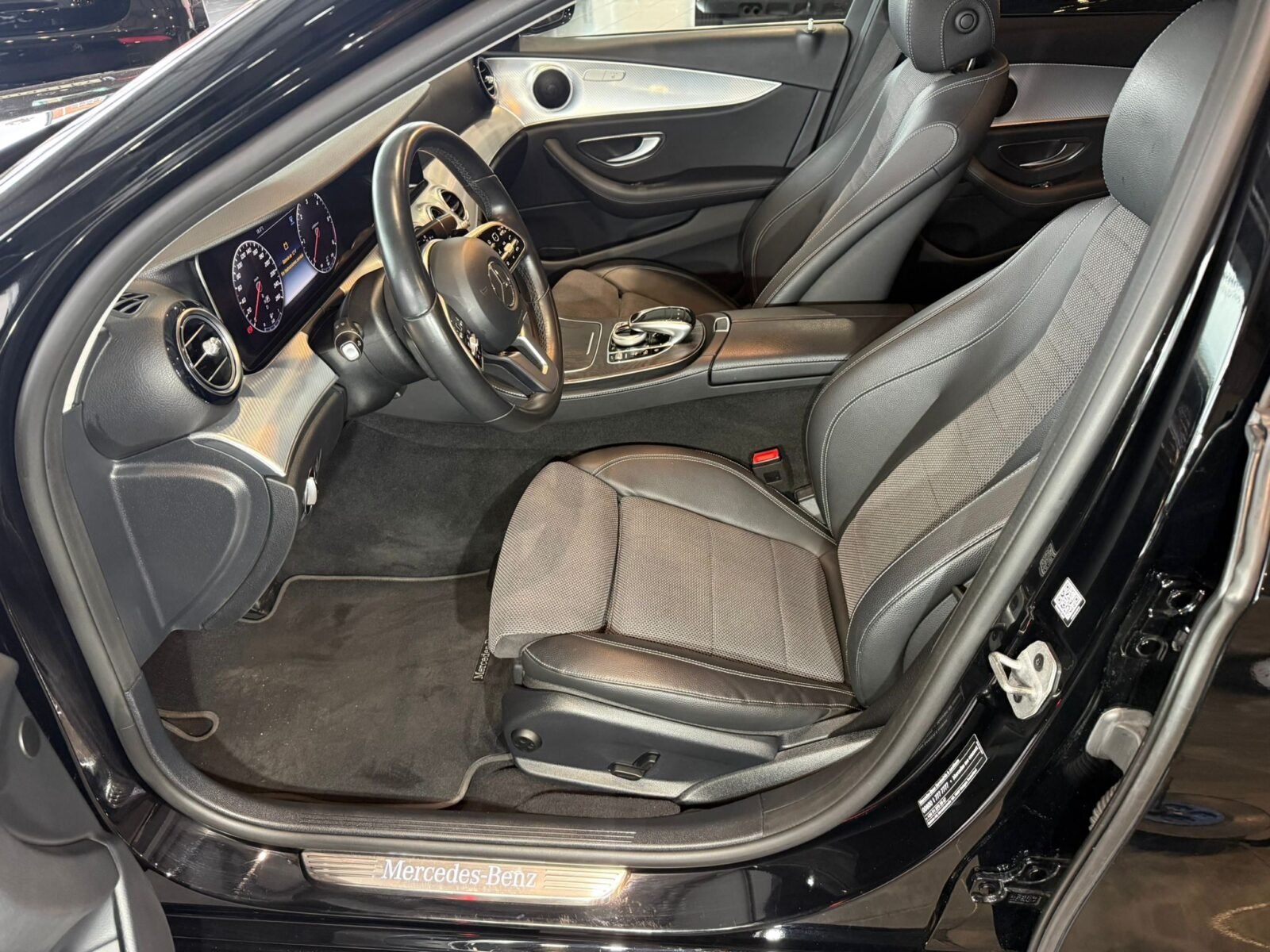 MERCEDES-BENZ CLASE E 220 CDI AMG LINE