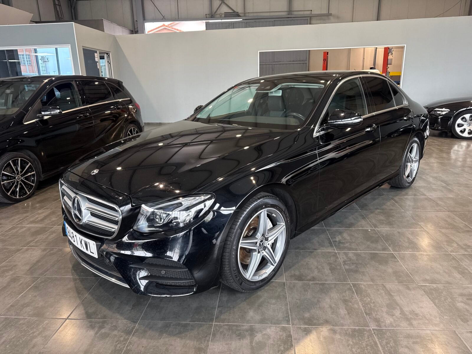MERCEDES-BENZ CLASE E 220 CDI AMG LINE
