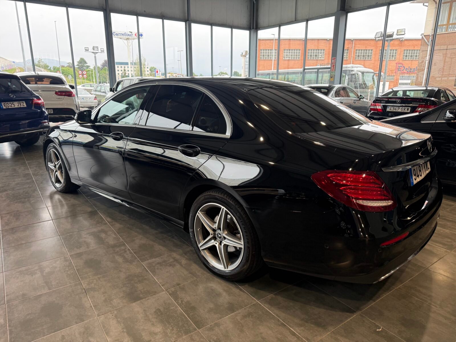 MERCEDES-BENZ CLASE E 220 CDI AMG LINE