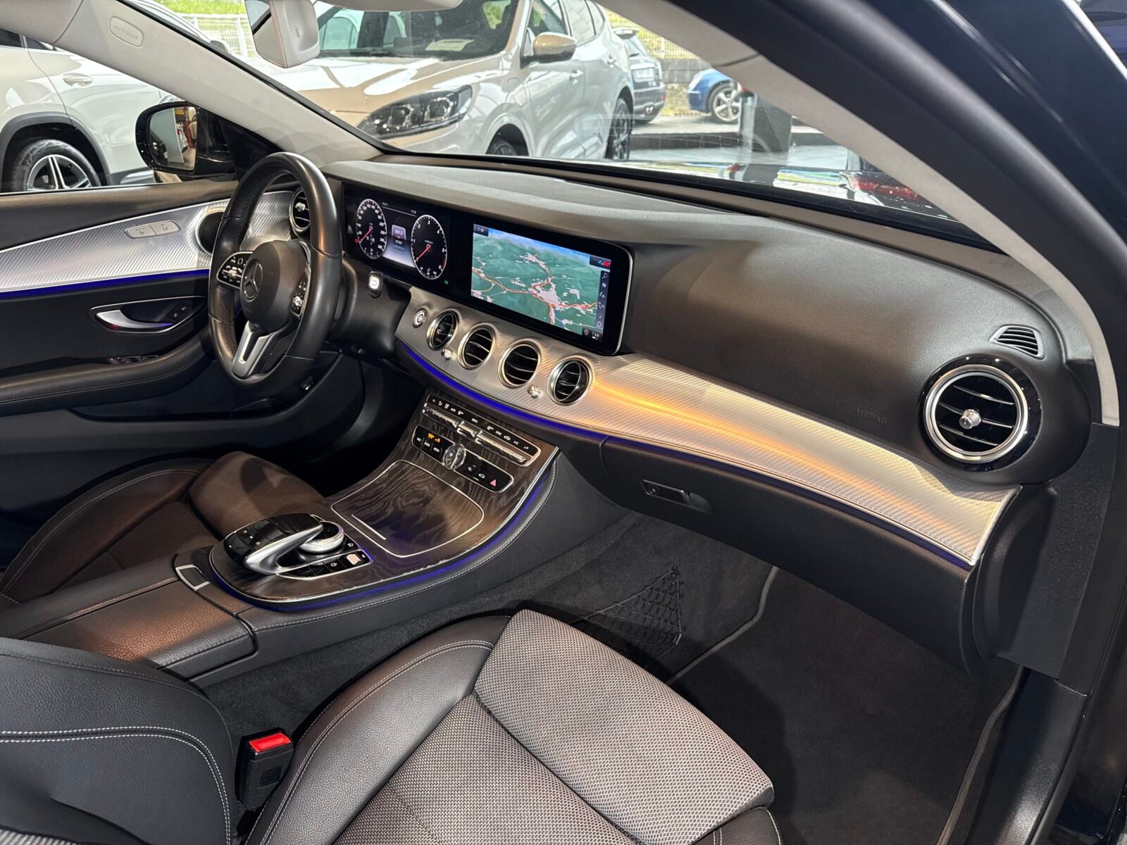 MERCEDES-BENZ CLASE E 220 CDI AMG LINE