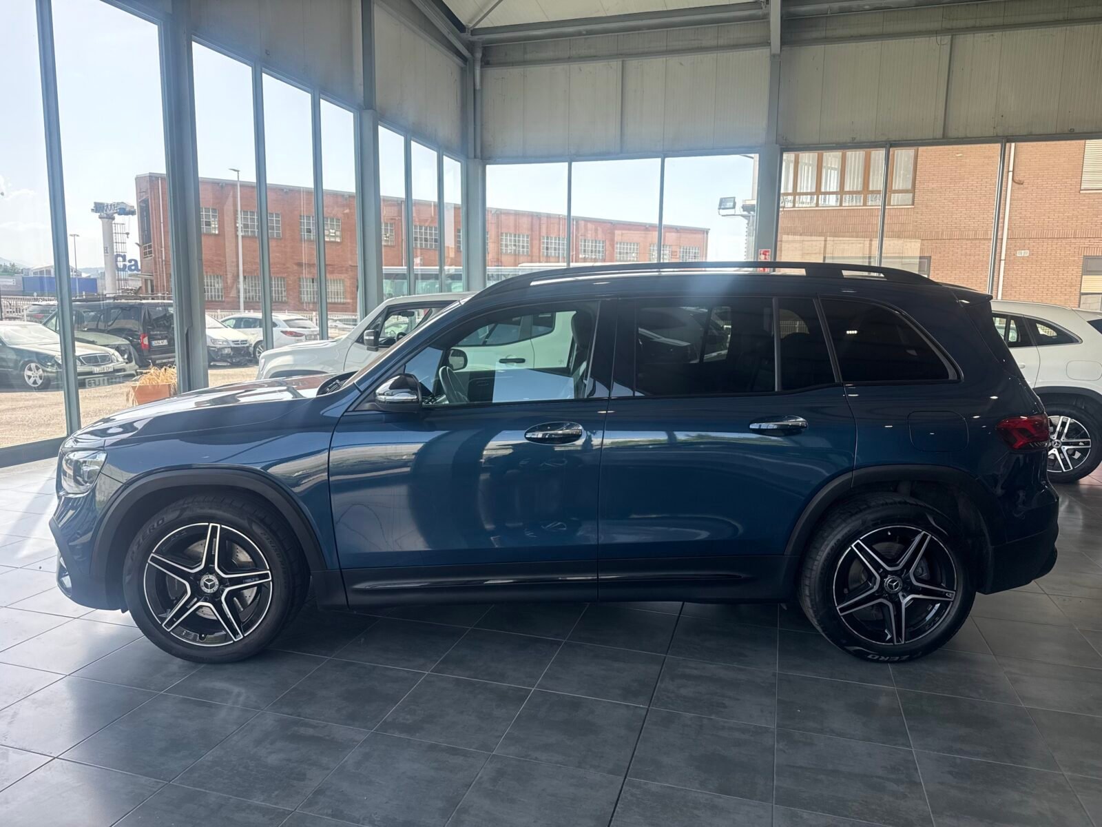 MERCEDES-BENZ GLB 220 CDI AMG LINE