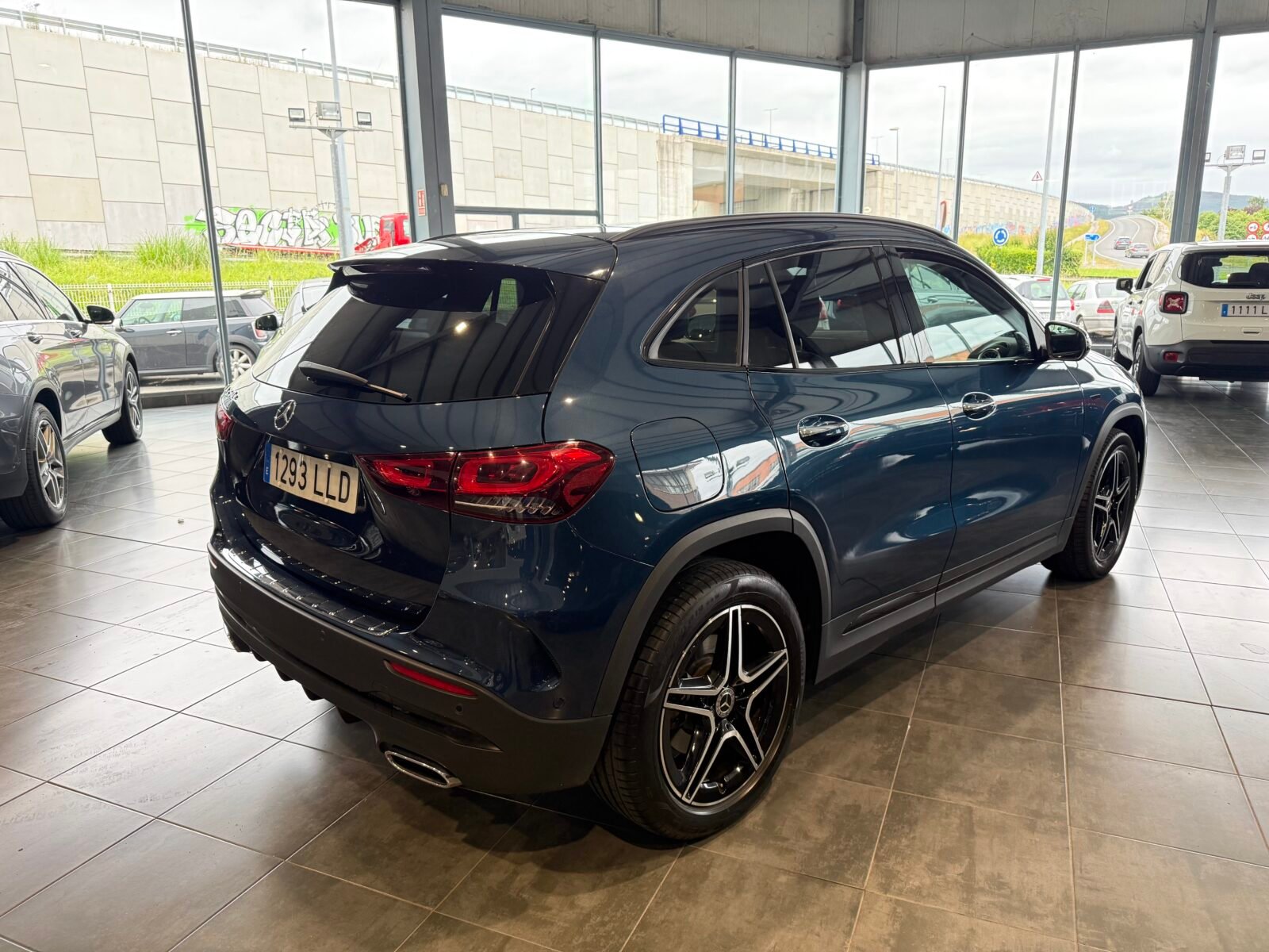 MERCEDES-BENZ GLA 250 AMG LINE