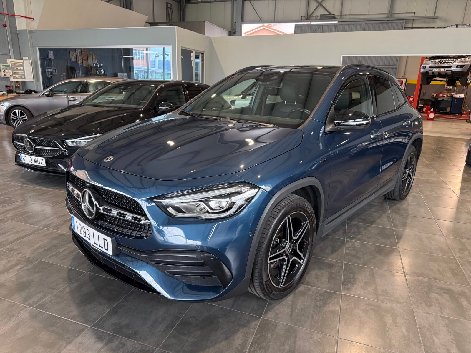 MERCEDES-BENZ GLA 250 AMG LINE