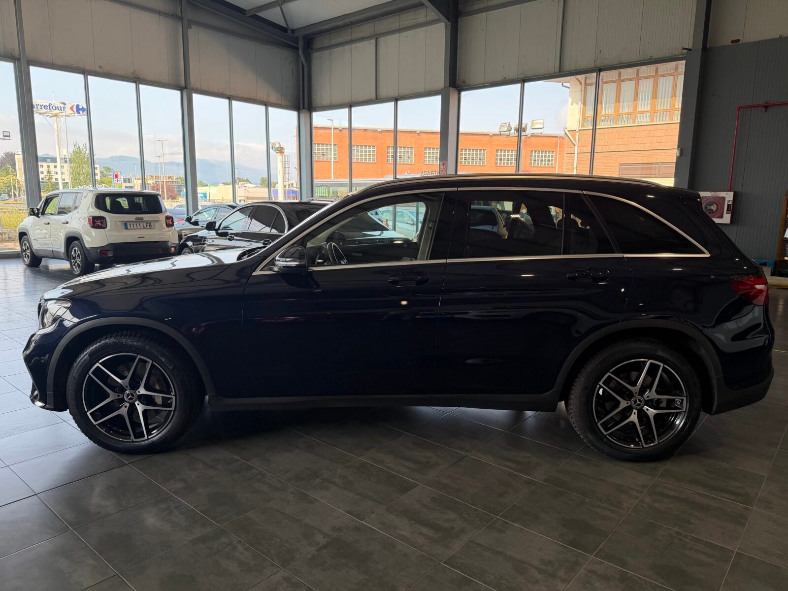 MERCEDES-BENZ GLC 250 AMG LINE