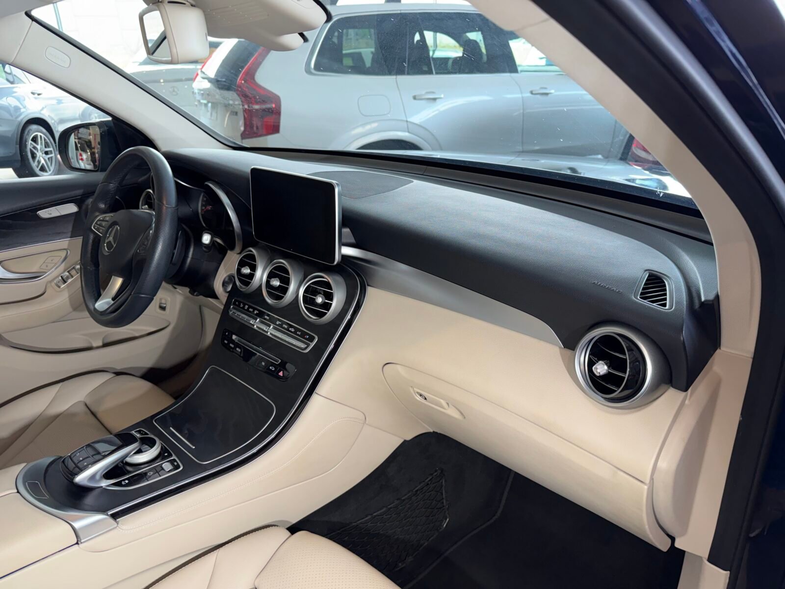 MERCEDES-BENZ GLC 250 AMG LINE