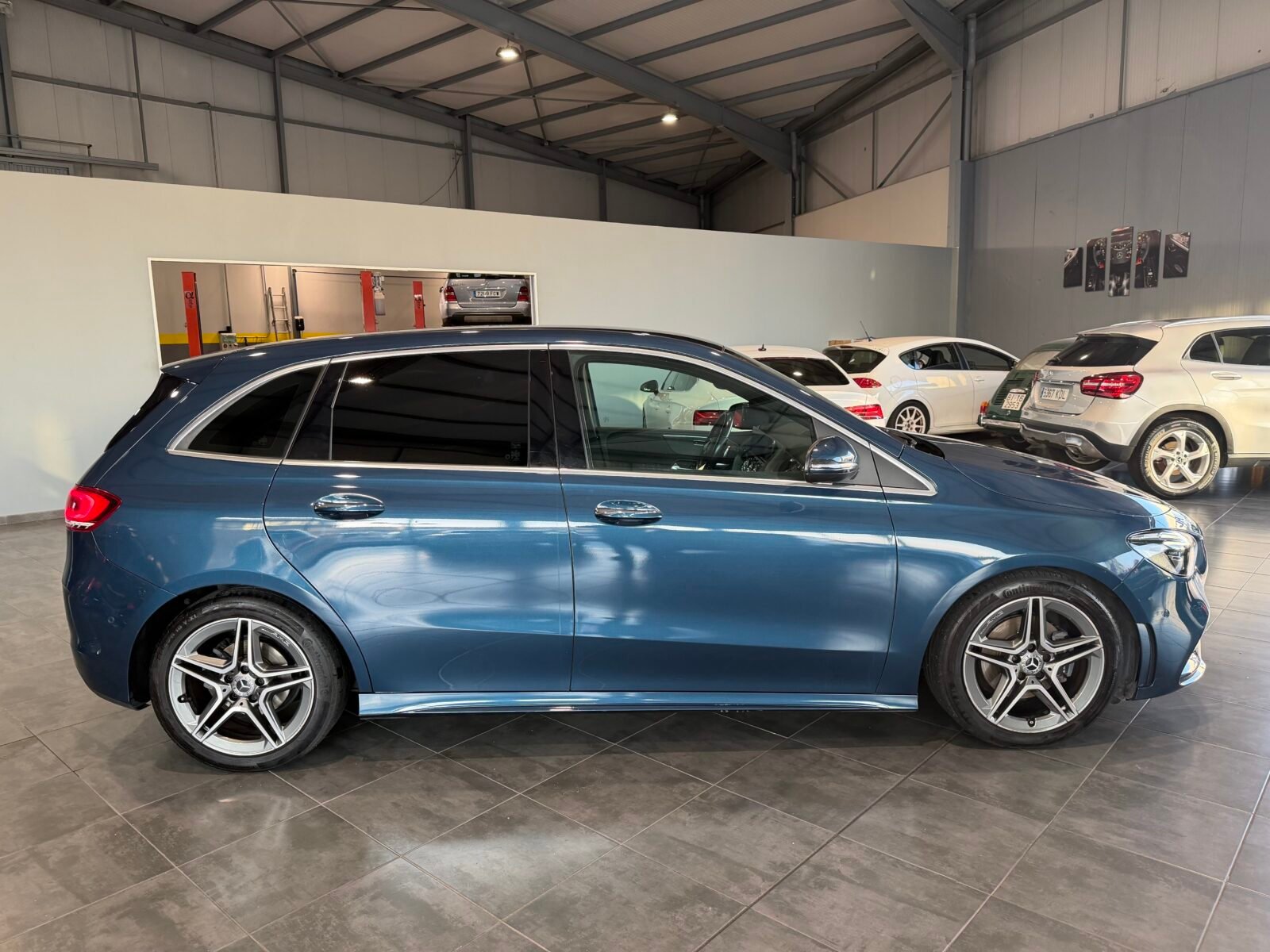 MERCEDES-BENZ Clase B 180 AMG LINE 