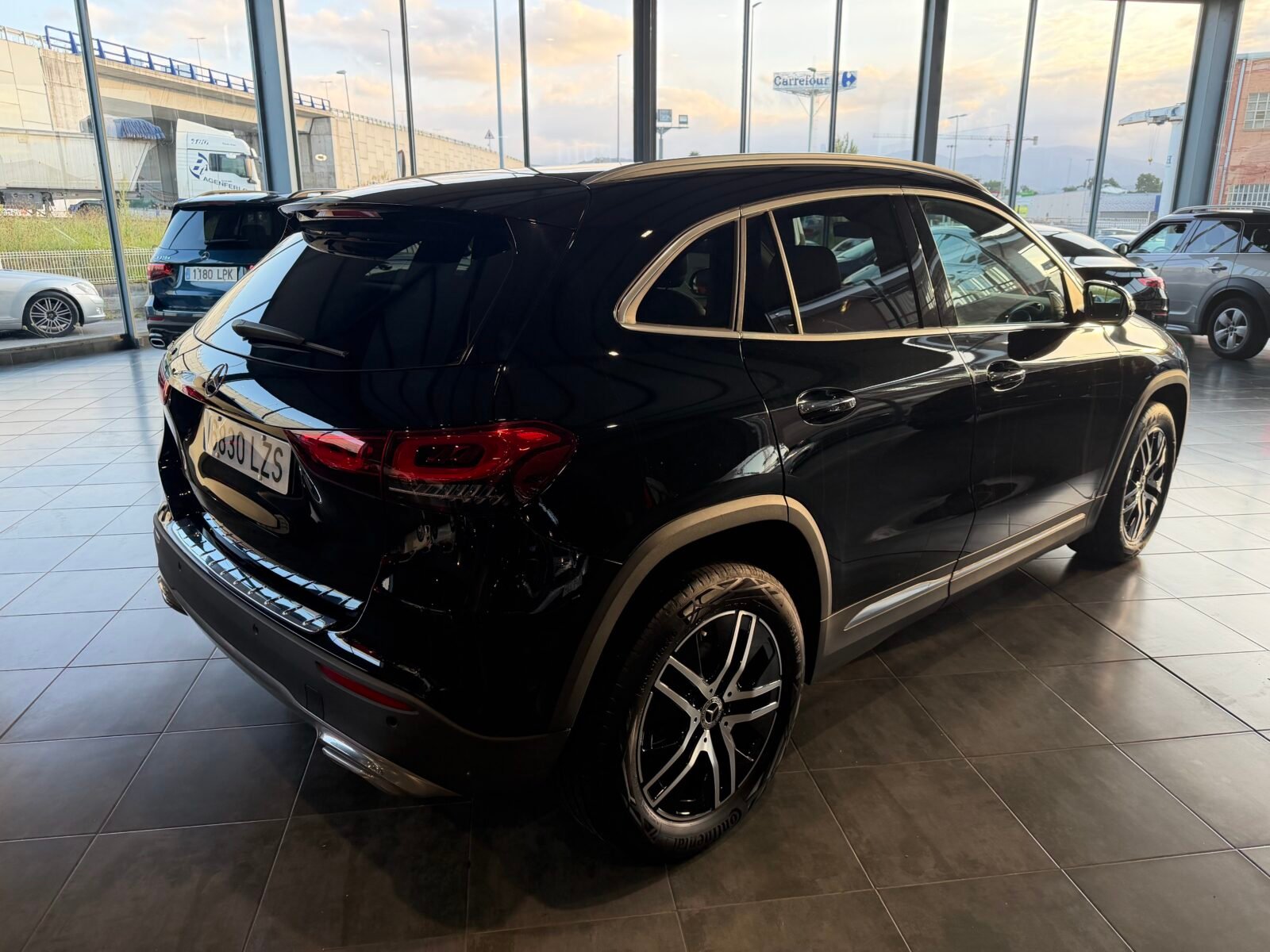 MERCEDES-BENZ GLA 180