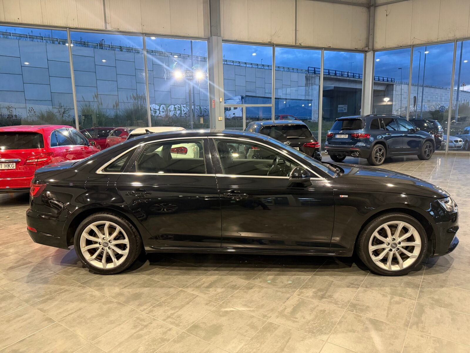 AUDI A4 2.0 TDI Sline